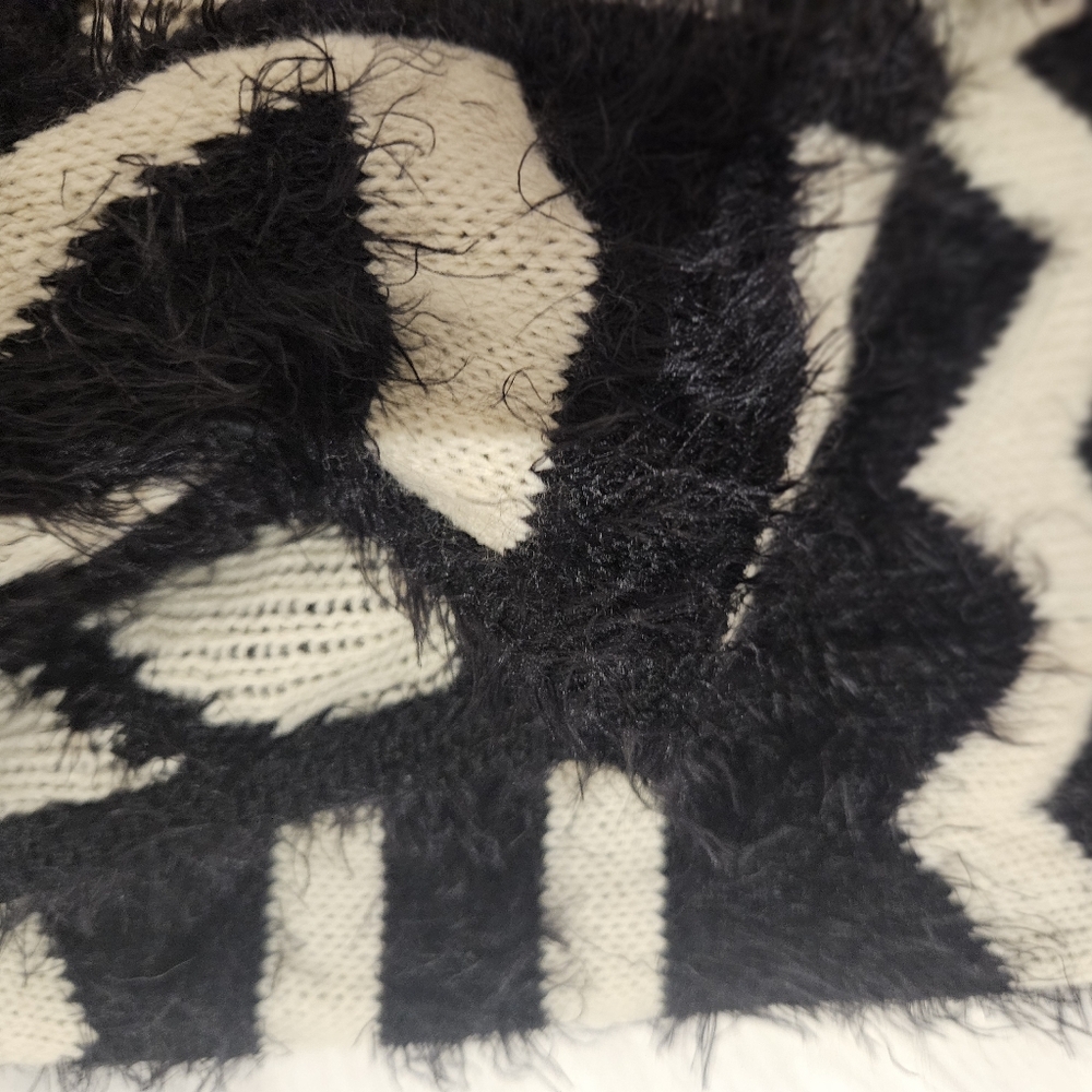 Parkhurst 🇨🇦 Fuzzy Sweater - Picture 7 of 10